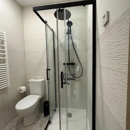 Appartement Le Méridien, Rénové Avec Terrasse, 8 Min à Pieds Du Centre